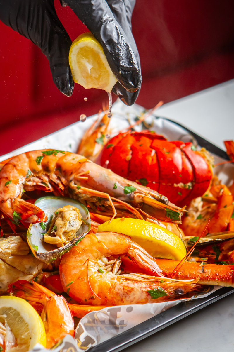 Top 5 Seafood Boil Spots in London: Where to Get Messy & Satisfied
